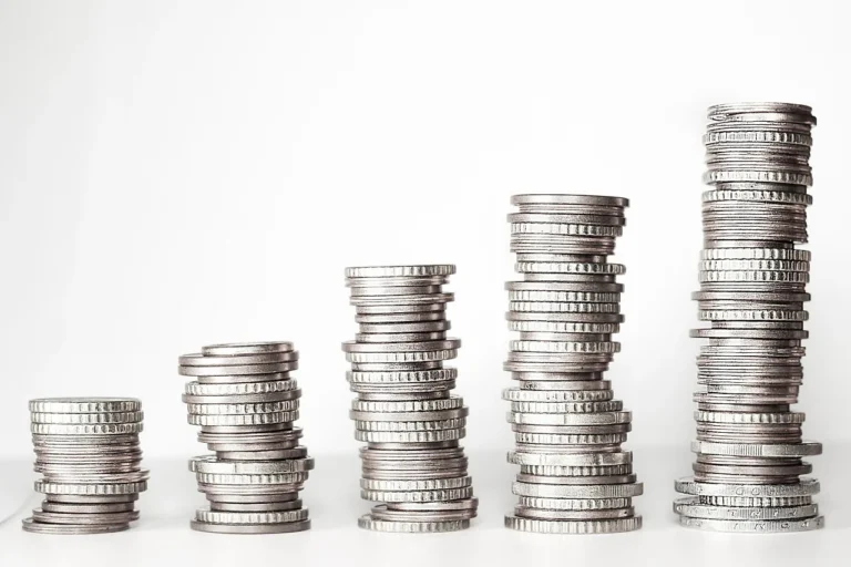 Como guardar o dinheiro e fazer render: Truques para iniciantes em investimentos