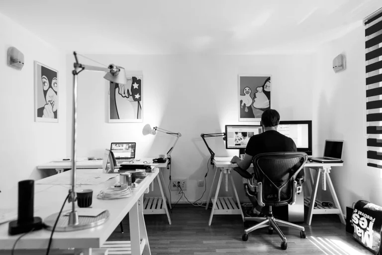 Como um Designer Freelancer pode Organizar as Finanças? Guia Completo Para 2025